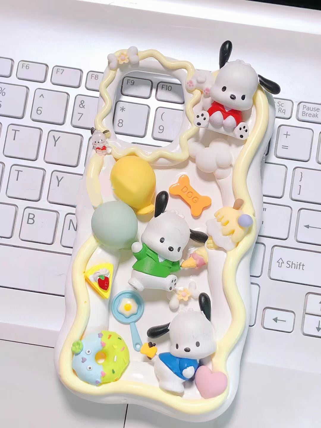 Sanrio｜DIY Decoden Handmade Custom Cream Phone Case for iPhone