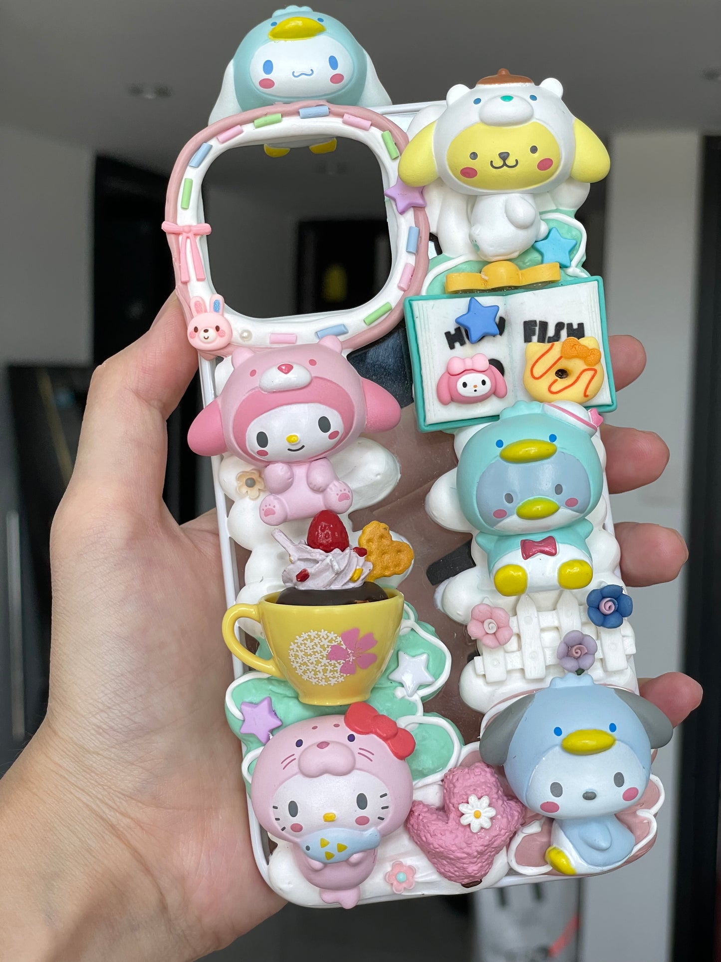 Sanrio｜DIY Decoden Handmade Custom Cream Phone Case for iPhone Samsung | Phone Cover Accessories