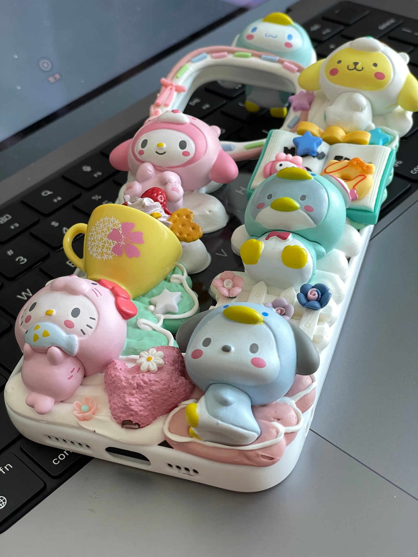 Sanrio｜DIY Decoden Handmade Custom Cream Phone Case for iPhone Samsung | Phone Cover Accessories