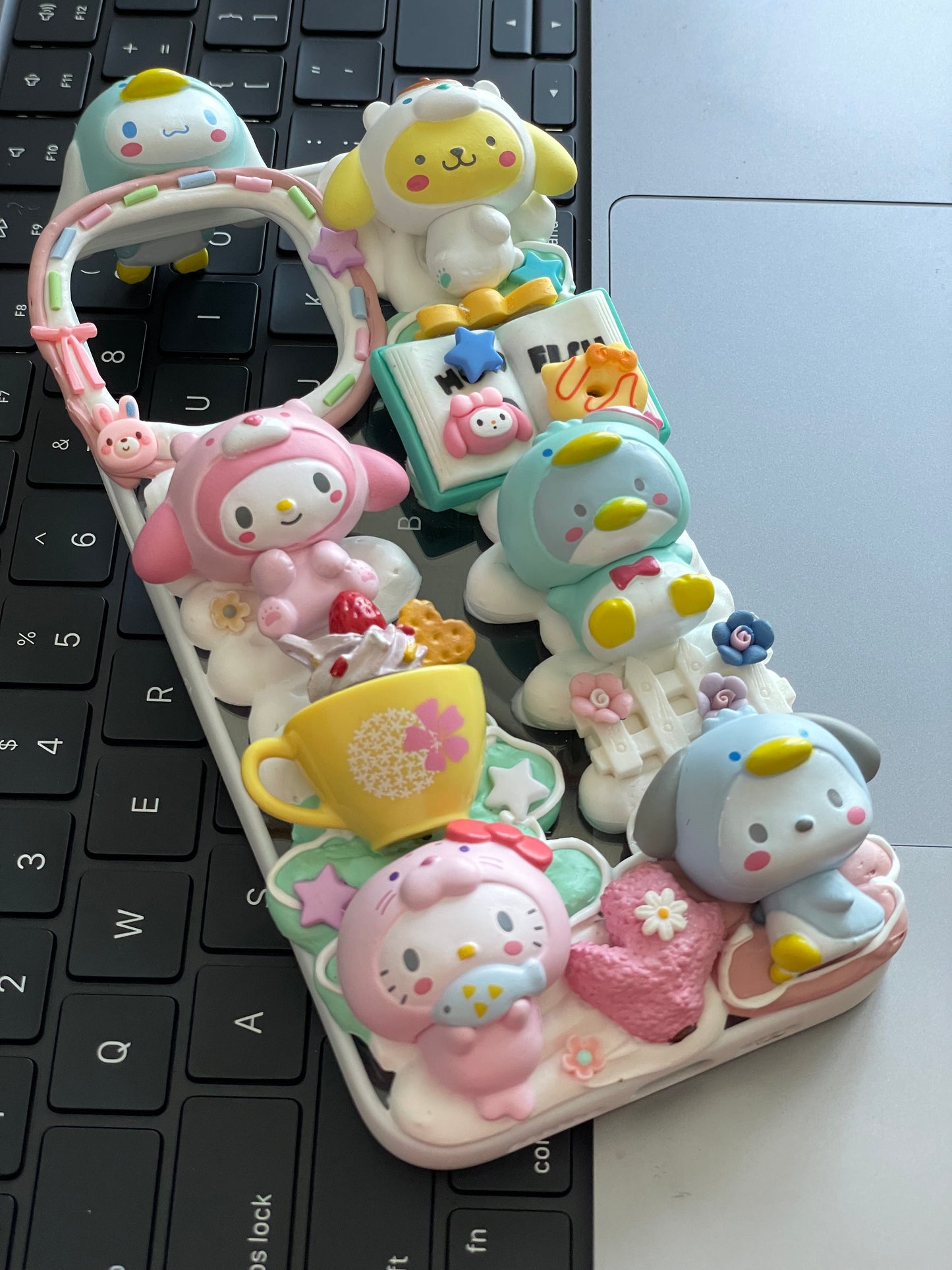 Sanrio｜DIY Decoden Handmade Custom Cream Phone Case for iPhone Samsung | Phone Cover Accessories